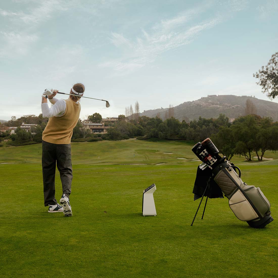 Garmin Approach R50 Golf Launch Monitor and Simulator